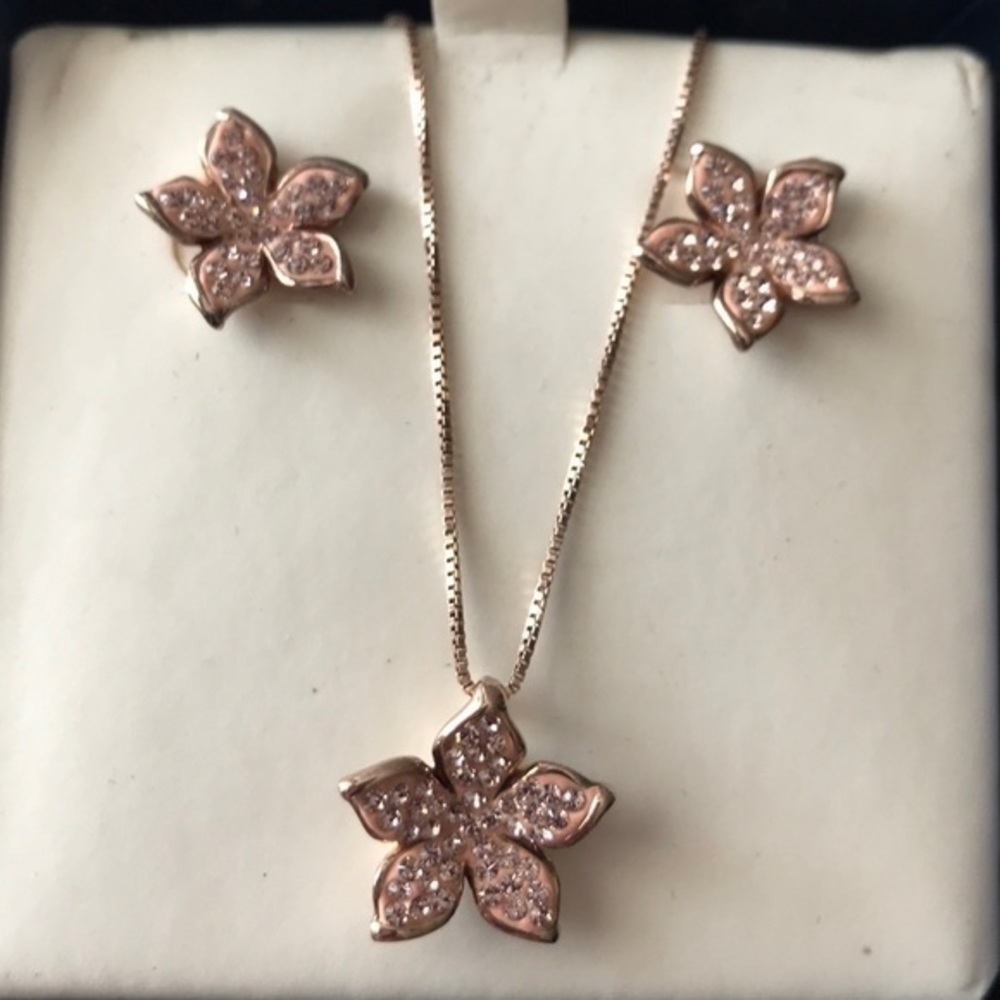 ‎Swarovski crystals rose gold over 925 silver set